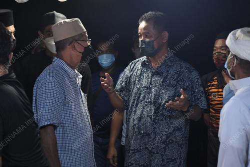 DATUK AHMAD SHAPAWI ISMAIL
