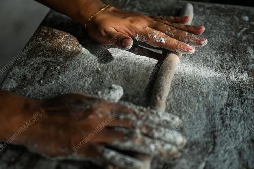KEROPOK LEKOR KAYU API