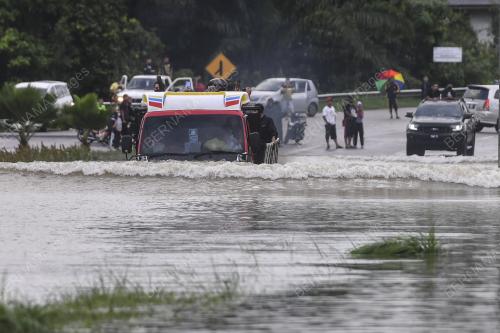 TERKANDAS BANJIR