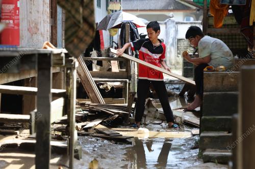 BANJIR DUNGUN