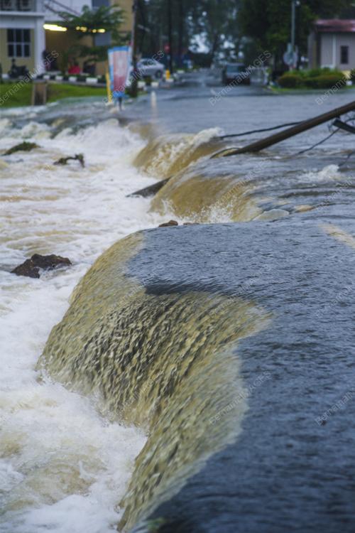 TR28_20112014_BANJIR