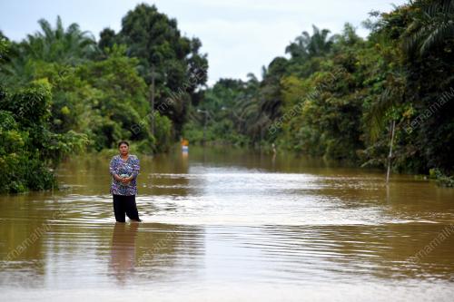 TR28_29112017_BANJIR