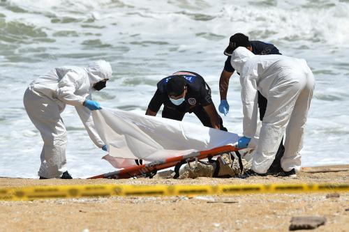 MAYAT DITEMUKAN DI PANTAI