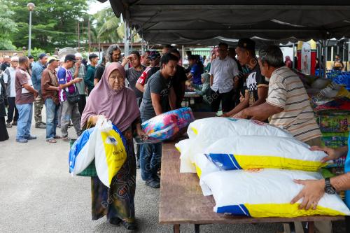 HUMANITARIAN AID FOR FLOOD VICTIMS