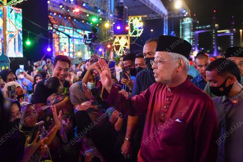 DATUK SERI ISMAIL SABRI YAAKOB