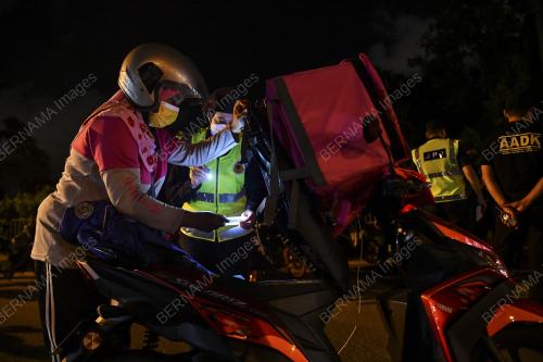 OPS TAHUN BARU CINA