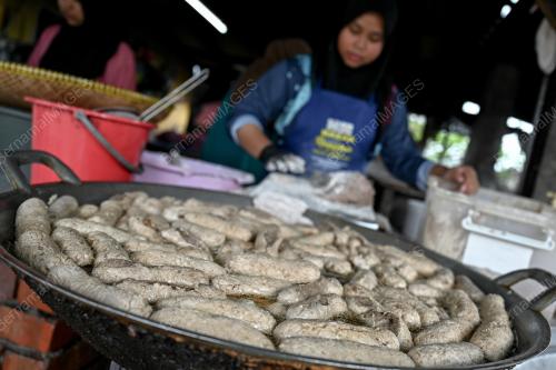 KEROPOK LEKOR KAYU API