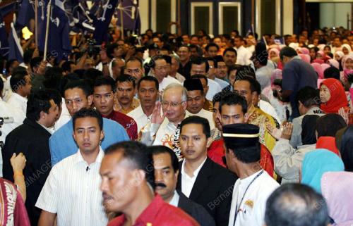 MOHD NAJIB TUN ABDUL RAZAK
