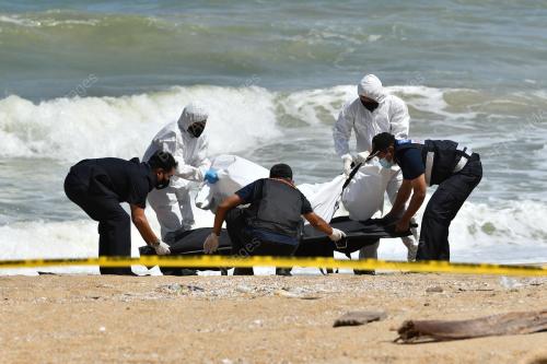 MAYAT DITEMUKAN DI PANTAI