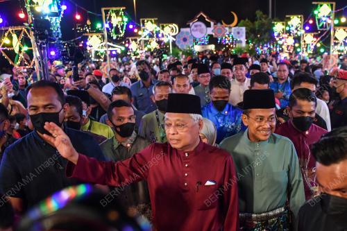 DATUK SERI ISMAIL SABRI YAAKOB