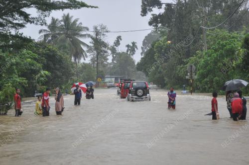 TINJAUAN BANJIR DI BESUT