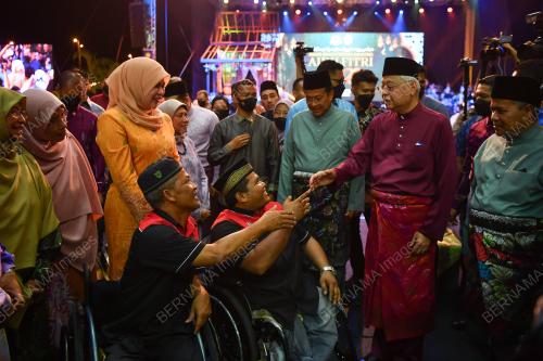 DATUK SERI ISMAIL SABRI YAAKOB