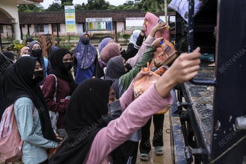 OPERASI MEMINDAHKAN CALON SPM