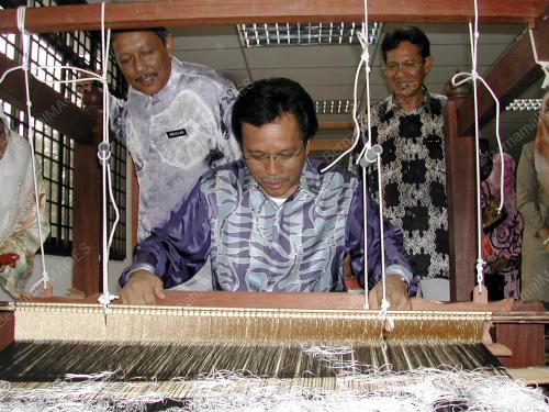 MOHD SHAFIE APDAL