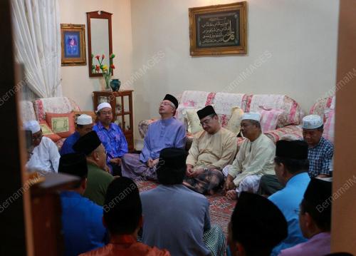 MOHD NAJIB TUN ABDUL RAZAK