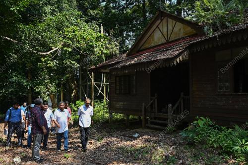 PULAU PETANG TASIK KENYIR