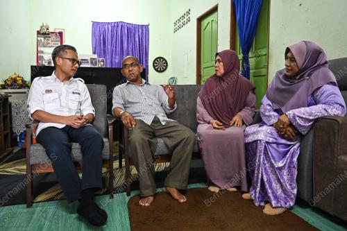 FAHMI FADZIL