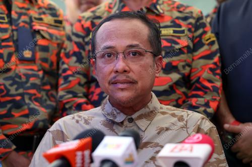 DATUK SERI DR AHMAD SAMSURI MOKHTAR