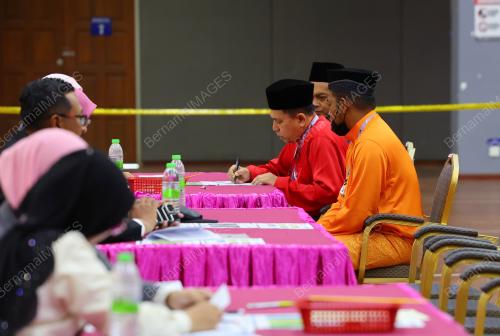 ROSLI AB GHANI