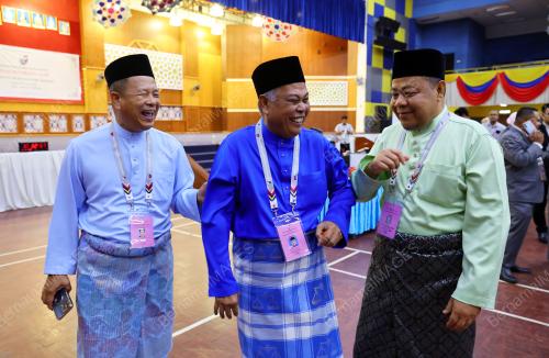 CALON PILIHAN RAYA UMUM P.040 KEMAMAN