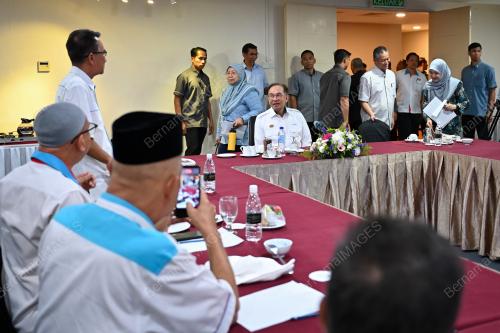 DATUK SERI ANWAR IBRAHIM