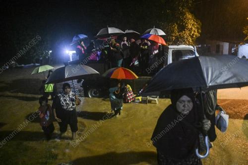 PEMINDAHAN MANGSA BANJIR