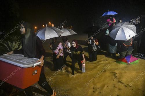 PEMINDAHAN MANGSA BANJIR