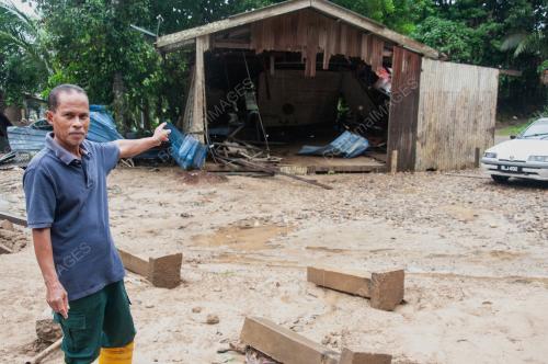 RUMAH HANYUT BANJIR