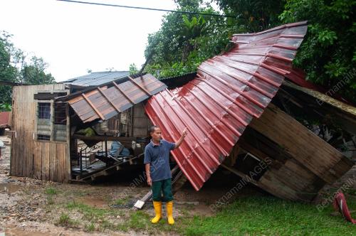 RUMAH HANYUT BANJIR