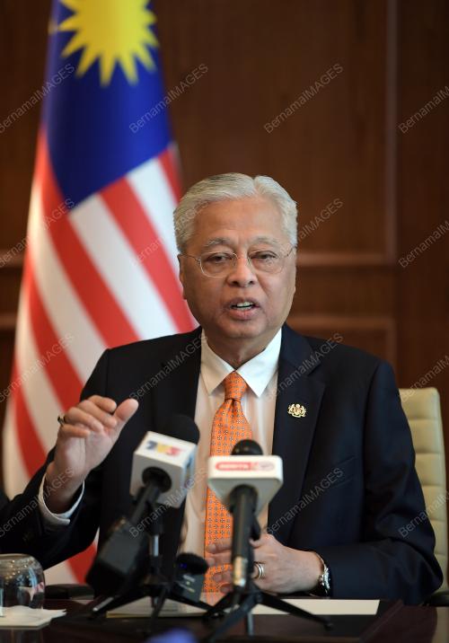 DATUK SERI ISMAIL SABRI YAAKOB