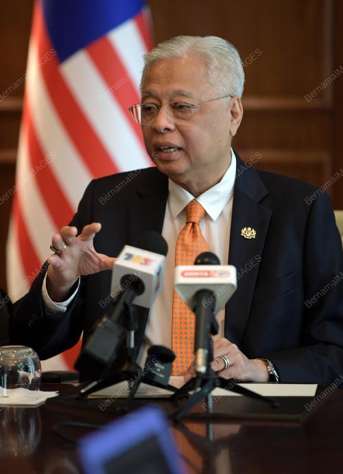 DATUK SERI ISMAIL SABRI YAAKOB