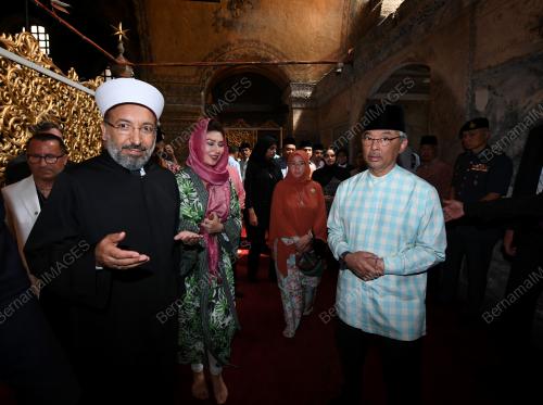 AL-SULTAN ABDULLAH RI'AYATUDDIN AL-MUSTAFA BILLAH SHAH 