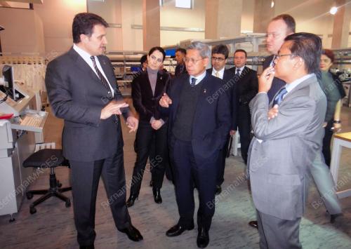 TUR04_23022011_MENTERI_MITI