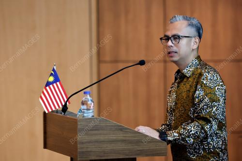 FAHMI FADZIL