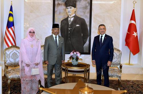 AL-SULTAN ABDULLAH RI'AYATUDDIN AL-MUSTAFA BILLAH SHAH 
