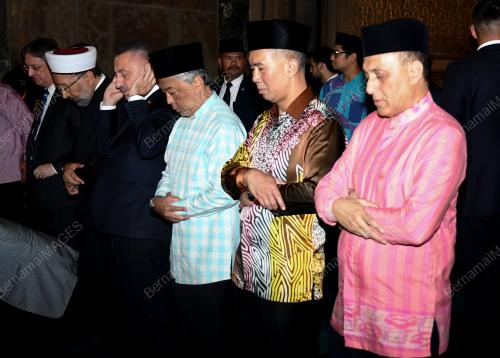 AL-SULTAN ABDULLAH RI'AYATUDDIN AL-MUSTAFA BILLAH SHAH 