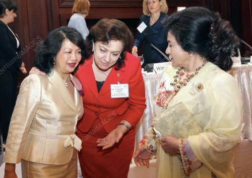 DATIN SERI ROSMAH MANSOR