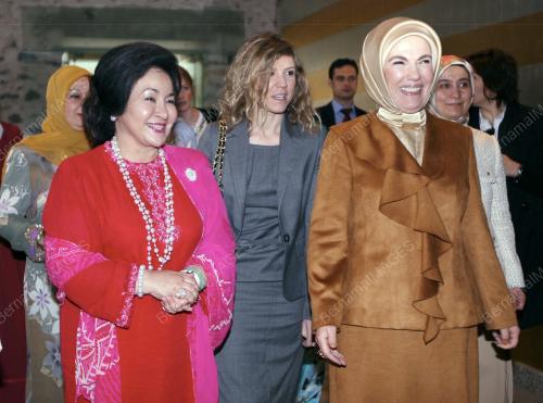 DATIN SERI ROSMAH MANSOR