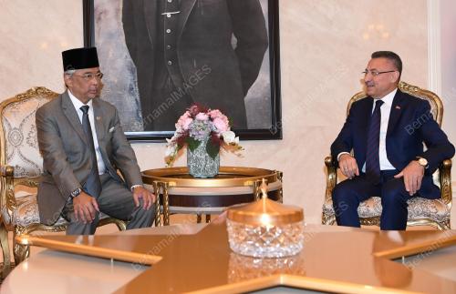 AL-SULTAN ABDULLAH RI'AYATUDDIN AL-MUSTAFA BILLAH SHAH