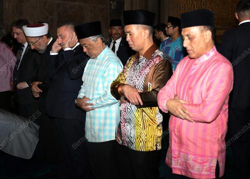 AL-SULTAN ABDULLAH RI'AYATUDDIN AL-MUSTAFA BILLAH SHAH 