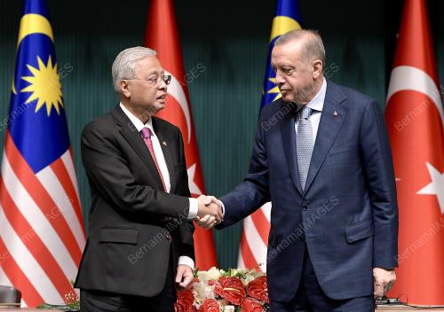 DATUK SERI ISMAIL SABRI YAAKOB