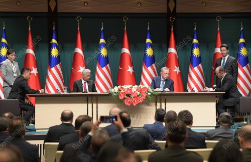 DATUK SERI ISMAIL SABRI YAAKOB
