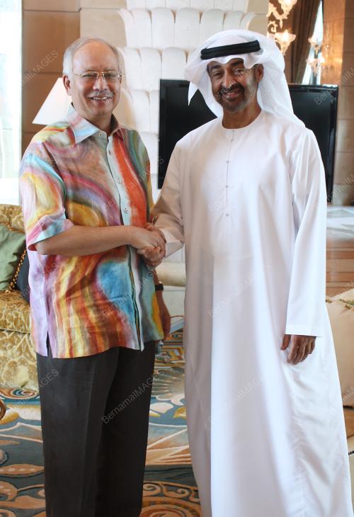 UAE01_02012011_PM_CROWN_2
