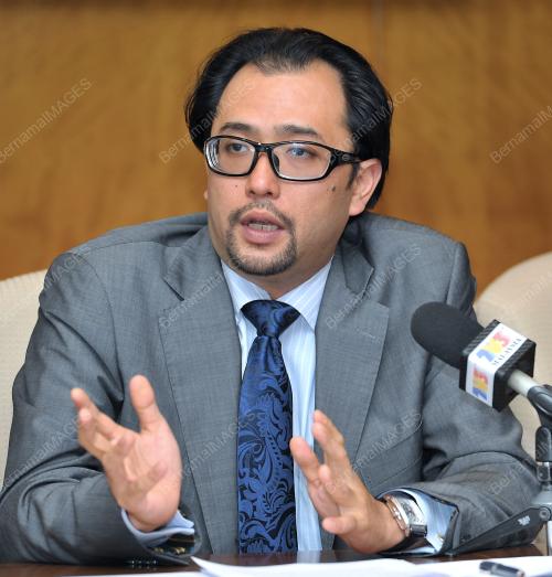 UAE01_06052002_SIDANG_AKHBAR_1