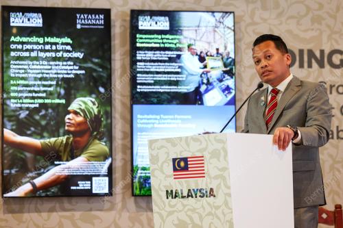 NIK NAZMI NIK AHMAD