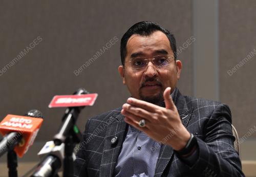 DATUK DR ASYRAF WAJDI DUSUKI