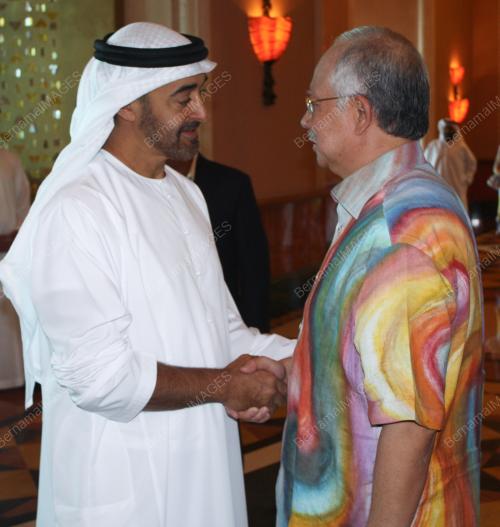 UAE02_02012011_PM_CROWN