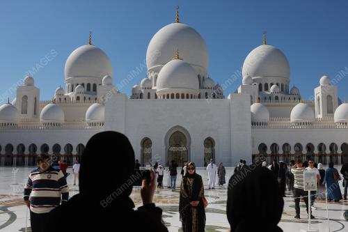 MERCU TANDA ABU DHABI
