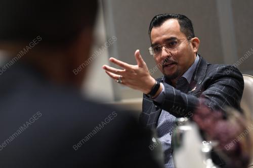 DATUK DR ASYRAF WAJDI DUSUKI