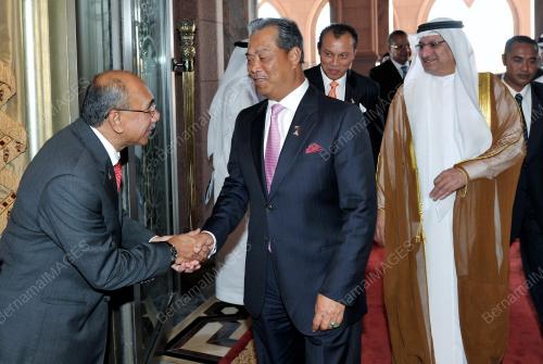 UAE03_07052002_MUHYIDDIN-1